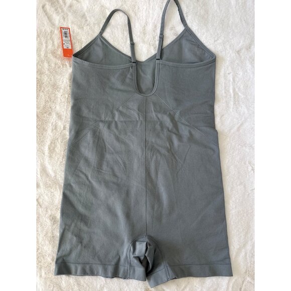 Colsie Grey sculpted seamless romper, size XL New - Picture 4 of 5